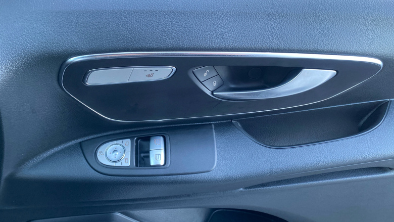Mercedes-Benz Vito ELr Tourer L3 Electric Fwd 150kW 100kWh Premium 9-Seater Auto